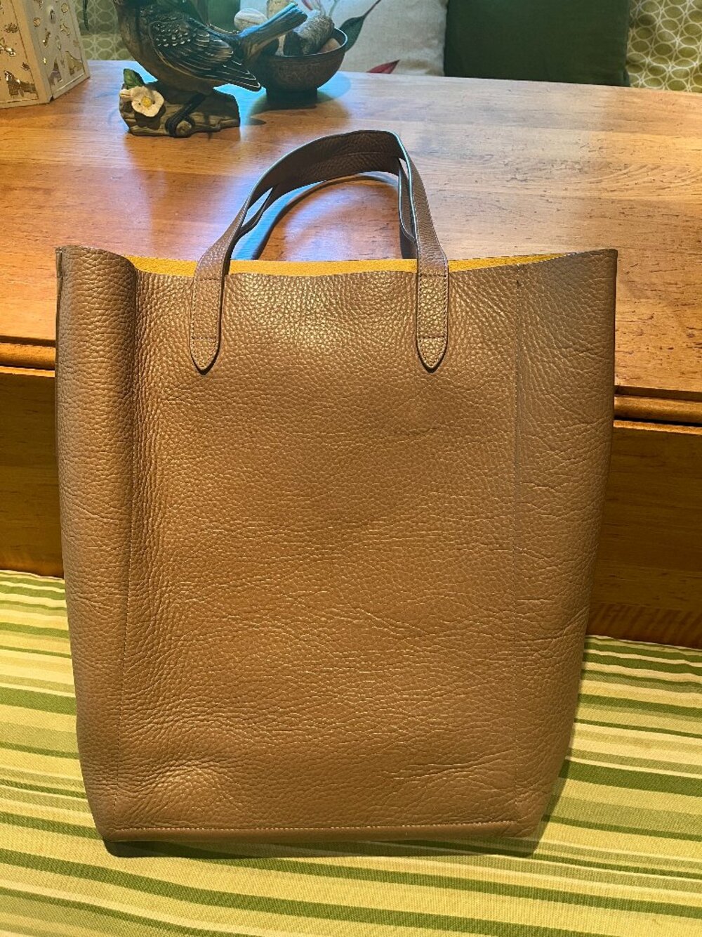 Cuyana leather tall tote - tan exterior/yellow interior